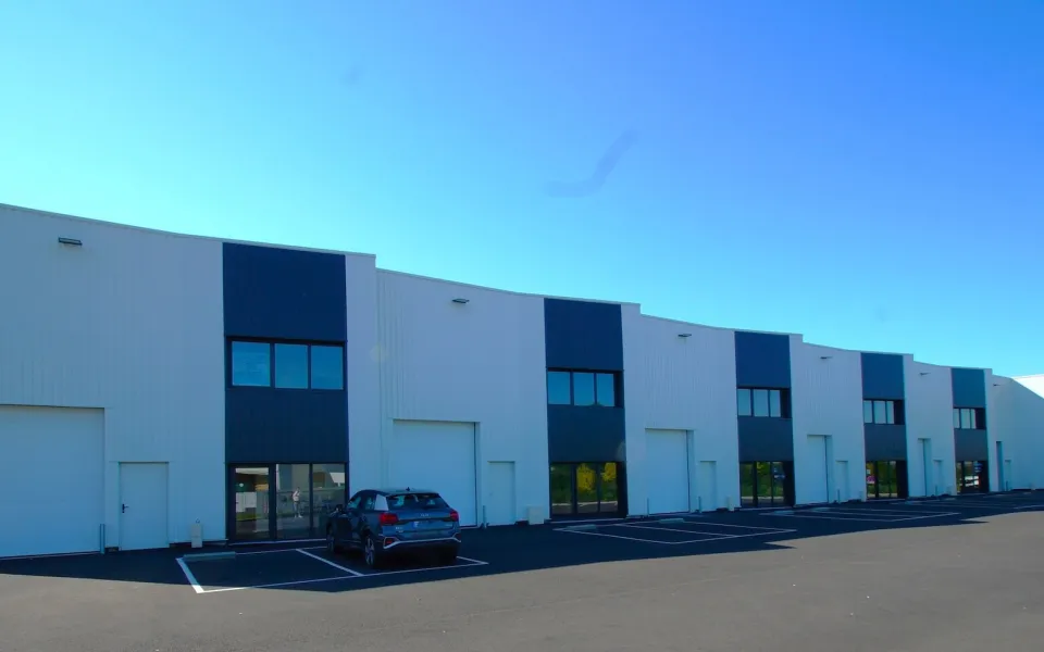 Construction d?un bâtiment de 6 cellules commerciales en Centre Bretagne